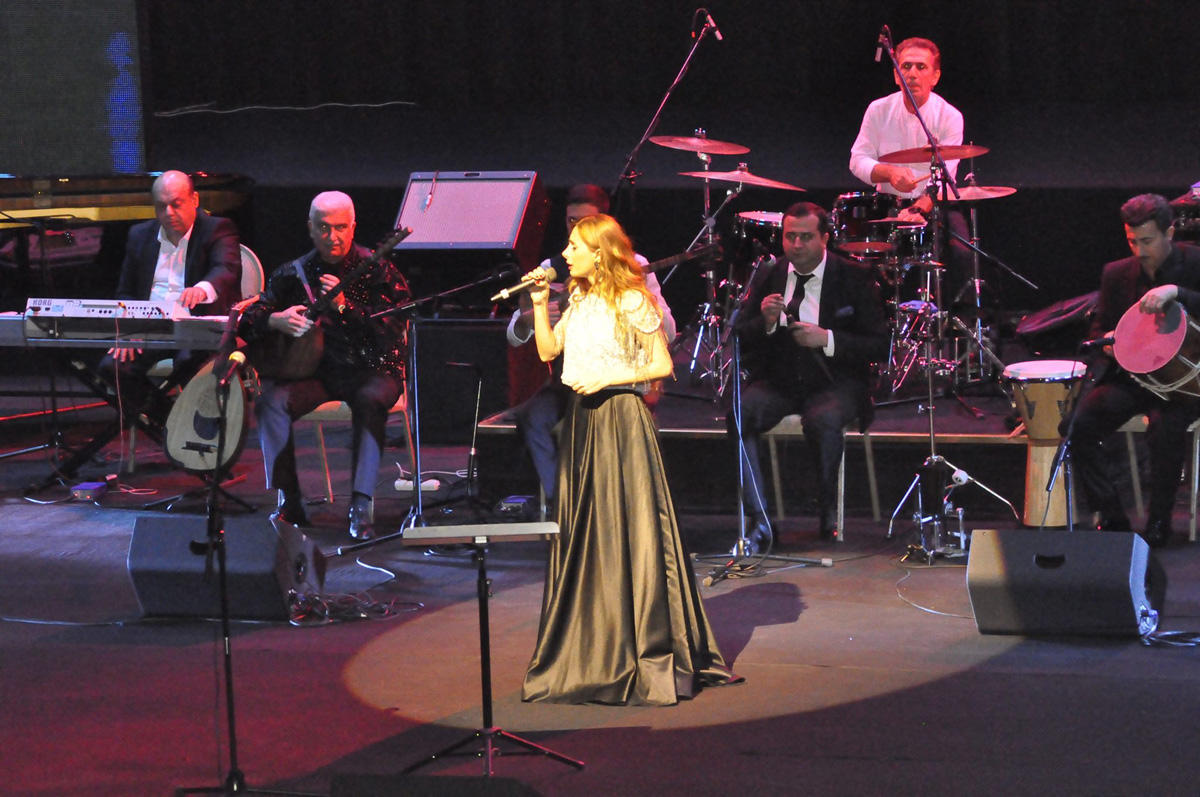 В Баку прошел вечер джаз-мугама jAzzeri Muğam Bands (ФОТО)