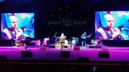 В Баку прошел вечер джаз-мугама jAzzeri Muğam Bands (ФОТО)