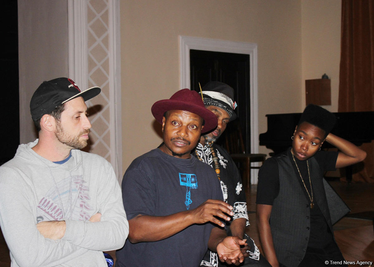 Американские мастера хип-хопа об Азербайджане, мейхане и национальных танцах (ФОТО)