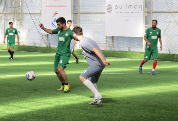 В Баку стартовали игры AZFAR Business League по мини-футболу среди компаний (ВИДЕО,ФОТО)