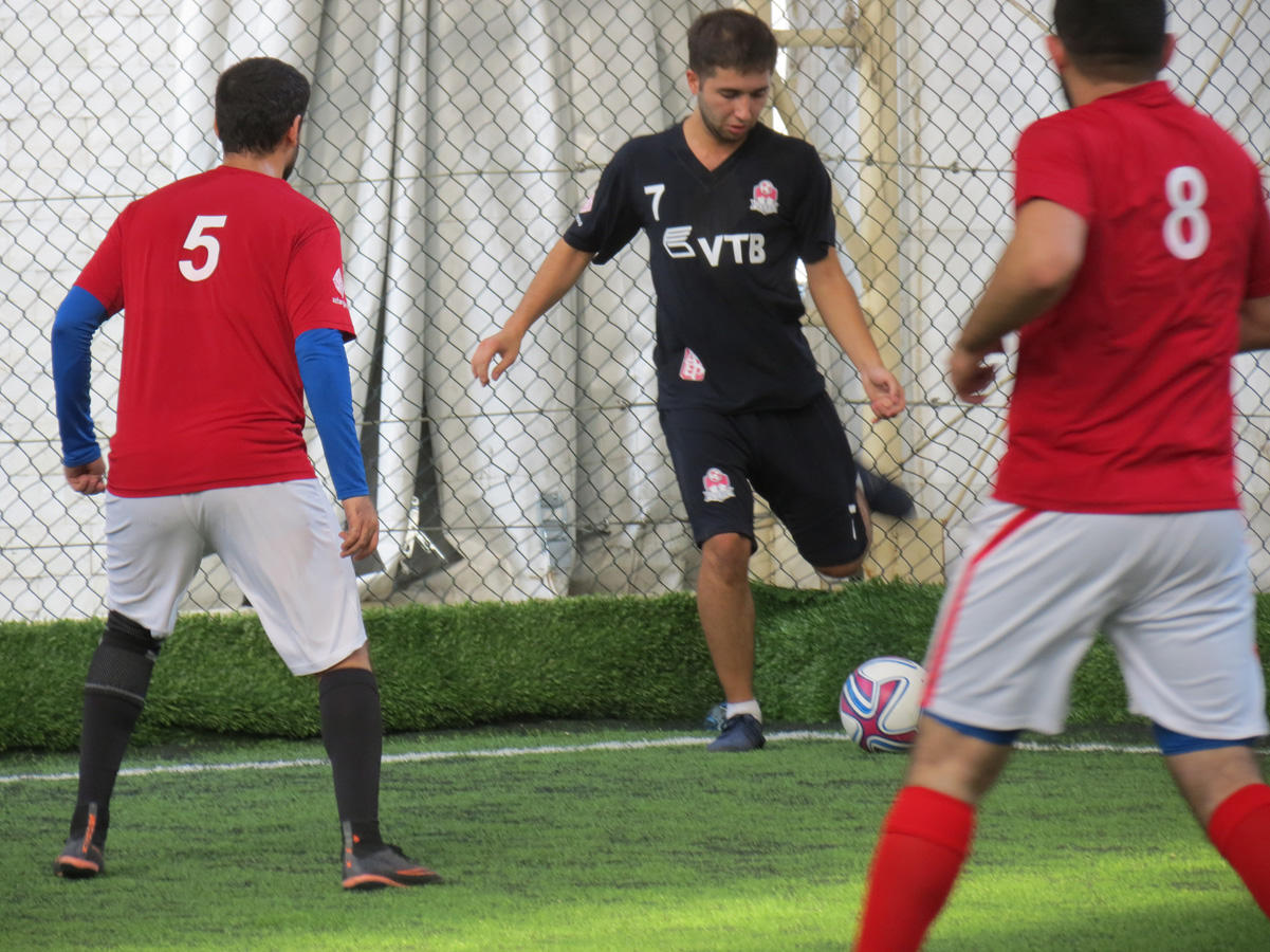 В Баку стартовали игры AZFAR Business League по мини-футболу среди компаний (ВИДЕО,ФОТО)