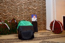В Баку проходит церемония прощания с Рафигом Гусейновым (ФОТО)