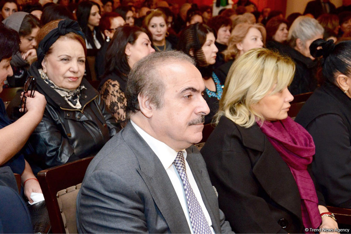 В Баку проходит церемония прощания с Рафигом Гусейновым (ФОТО)