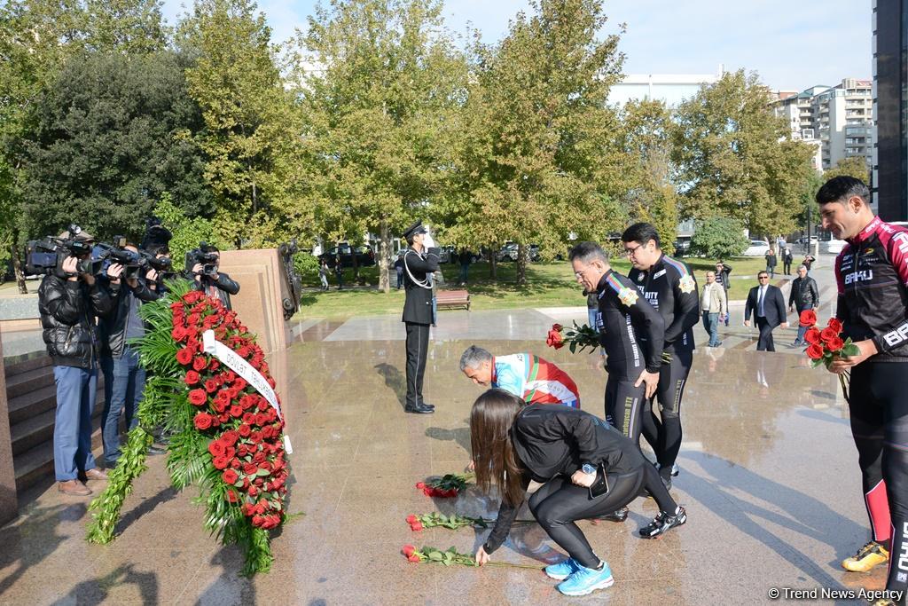 В Баку прошел велопробег, посвященный Дню Государственного флага Азербайджана (ФОТО)