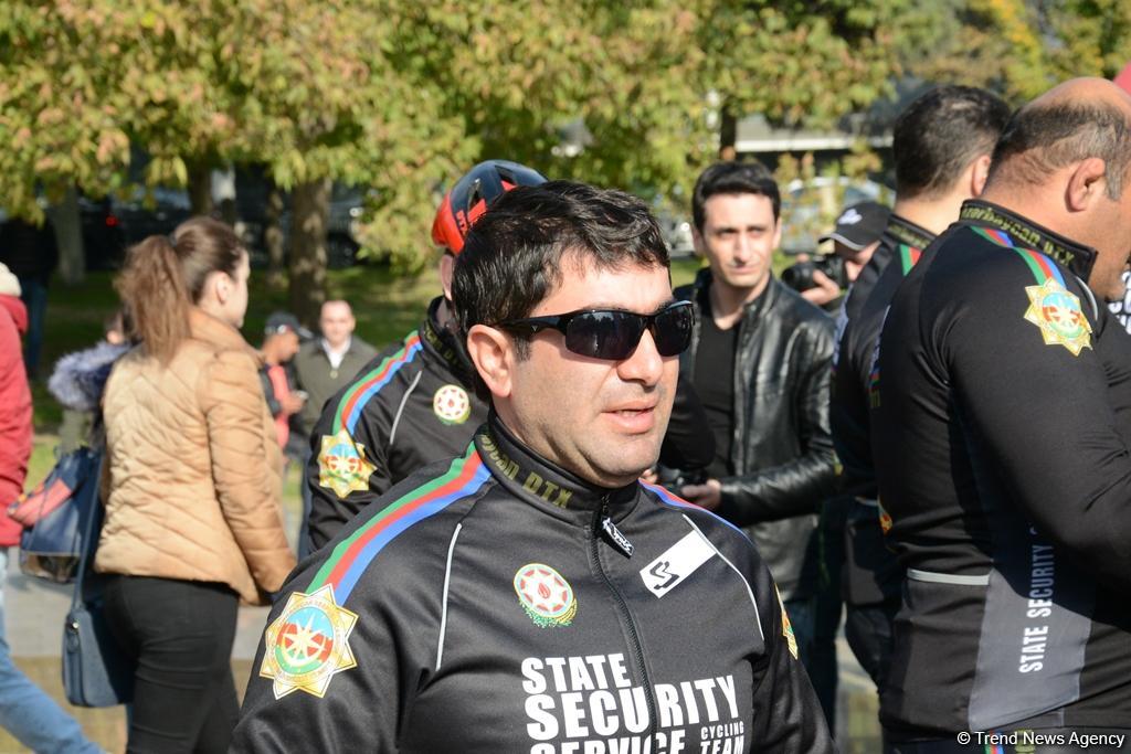 В Баку прошел велопробег, посвященный Дню Государственного флага Азербайджана (ФОТО)