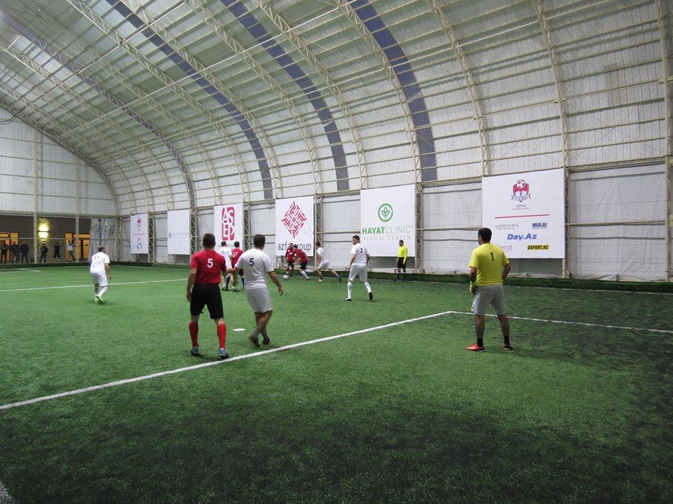 Футбольные страсти  AZFAR Business League - голы, желтые и красные карточки (ВИДЕО, ФОТО)