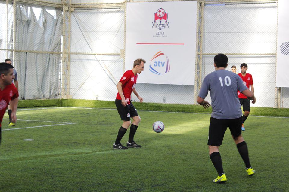 Футбольные страсти  AZFAR Business League - голы, желтые и красные карточки (ВИДЕО, ФОТО)