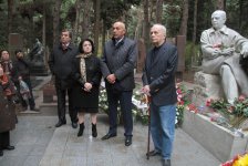 В Баку почтили память Тофига Гулиева (ФОТО)