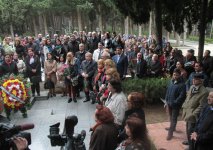 В Баку почтили память Тофига Гулиева (ФОТО)