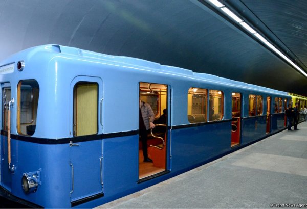 В Бакинском метрополитене  демонстрируются отреставрированные ретро-вагоны (ФОТОРЕПОРТАЖ)