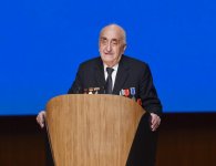 Президент Ильхам Алиев принял участие в торжественной церемонии, посвященной добыче двухмиллиардной тонны нефти в Азербайджане (ФОТО) (версия 2)