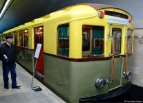 В Бакинском метрополитене  демонстрируются отреставрированные ретро-вагоны (ФОТОРЕПОРТАЖ)