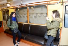 В Бакинском метрополитене  демонстрируются отреставрированные ретро-вагоны (ФОТОРЕПОРТАЖ)