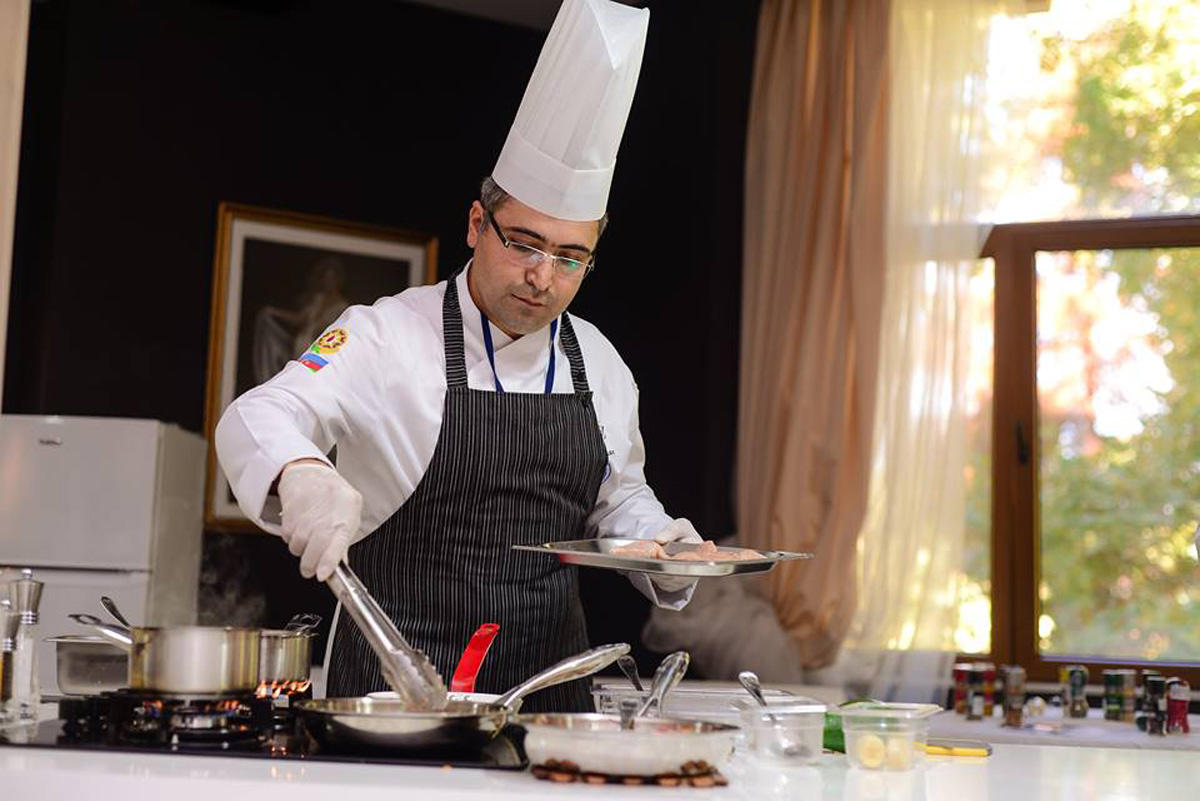 Азербайджанские кулинары привезли из Македонии золото, серебро и кубки (ФОТО)