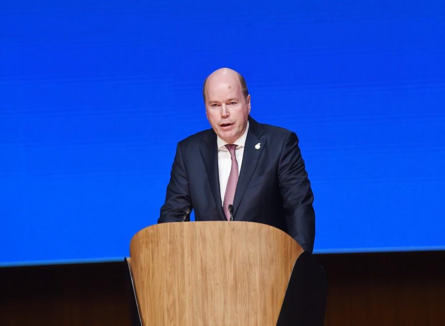 Президент Ильхам Алиев принял участие в торжественной церемонии, посвященной добыче двухмиллиардной тонны нефти в Азербайджане (ФОТО) (версия 2)