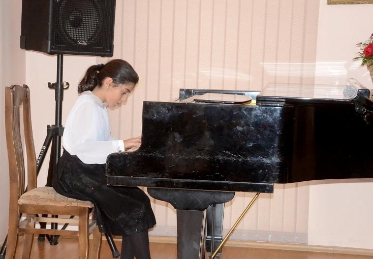 Памяти Тофига Гулиева от юных музыкантов (ФОТО)