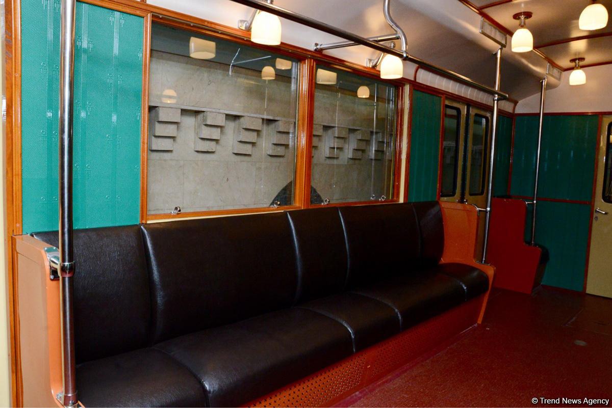 В Бакинском метрополитене  демонстрируются отреставрированные ретро-вагоны (ФОТОРЕПОРТАЖ)