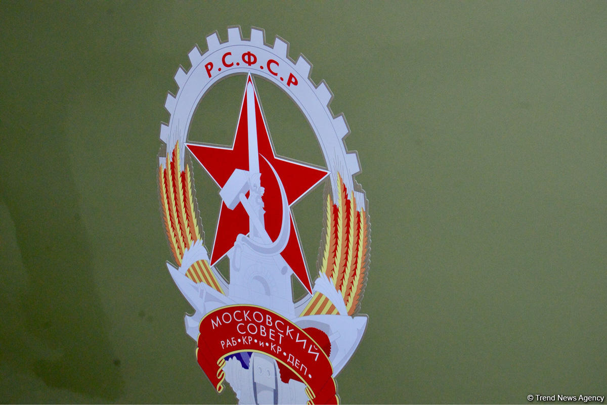 В Бакинском метрополитене  демонстрируются отреставрированные ретро-вагоны (ФОТОРЕПОРТАЖ)