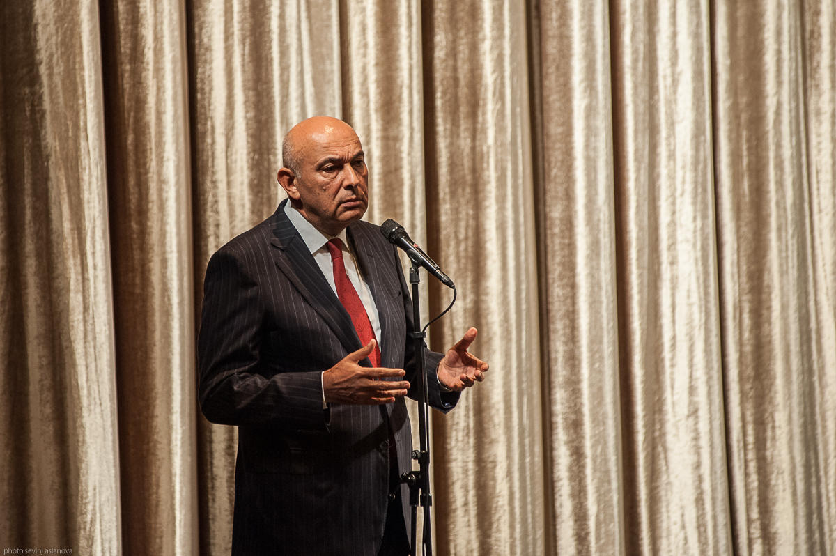 Свою последнюю роль он играл вслепую! Юбилей Агасадыха Герайбейли в красочном представлении (ФОТО)