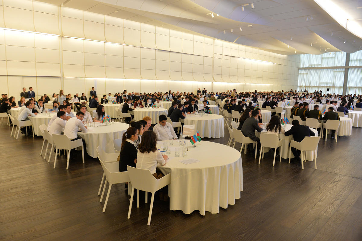 В Центре Гейдара Алиева прошло IV общереспубликанское соревнование знаний «Гейдар Алиев и история Азербайджана» (ФОТО)