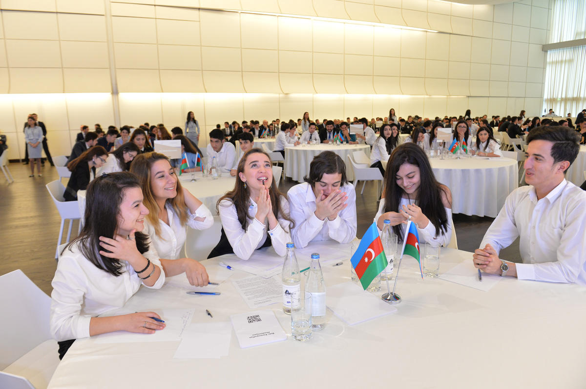 В Центре Гейдара Алиева прошло IV общереспубликанское соревнование знаний «Гейдар Алиев и история Азербайджана» (ФОТО)