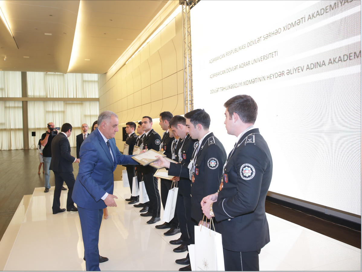 В Центре Гейдара Алиева прошло IV общереспубликанское соревнование знаний «Гейдар Алиев и история Азербайджана» (ФОТО)