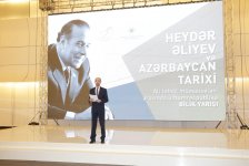 В Центре Гейдара Алиева прошло IV общереспубликанское соревнование знаний «Гейдар Алиев и история Азербайджана» (ФОТО)