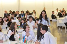 В Центре Гейдара Алиева прошло IV общереспубликанское соревнование знаний «Гейдар Алиев и история Азербайджана» (ФОТО)