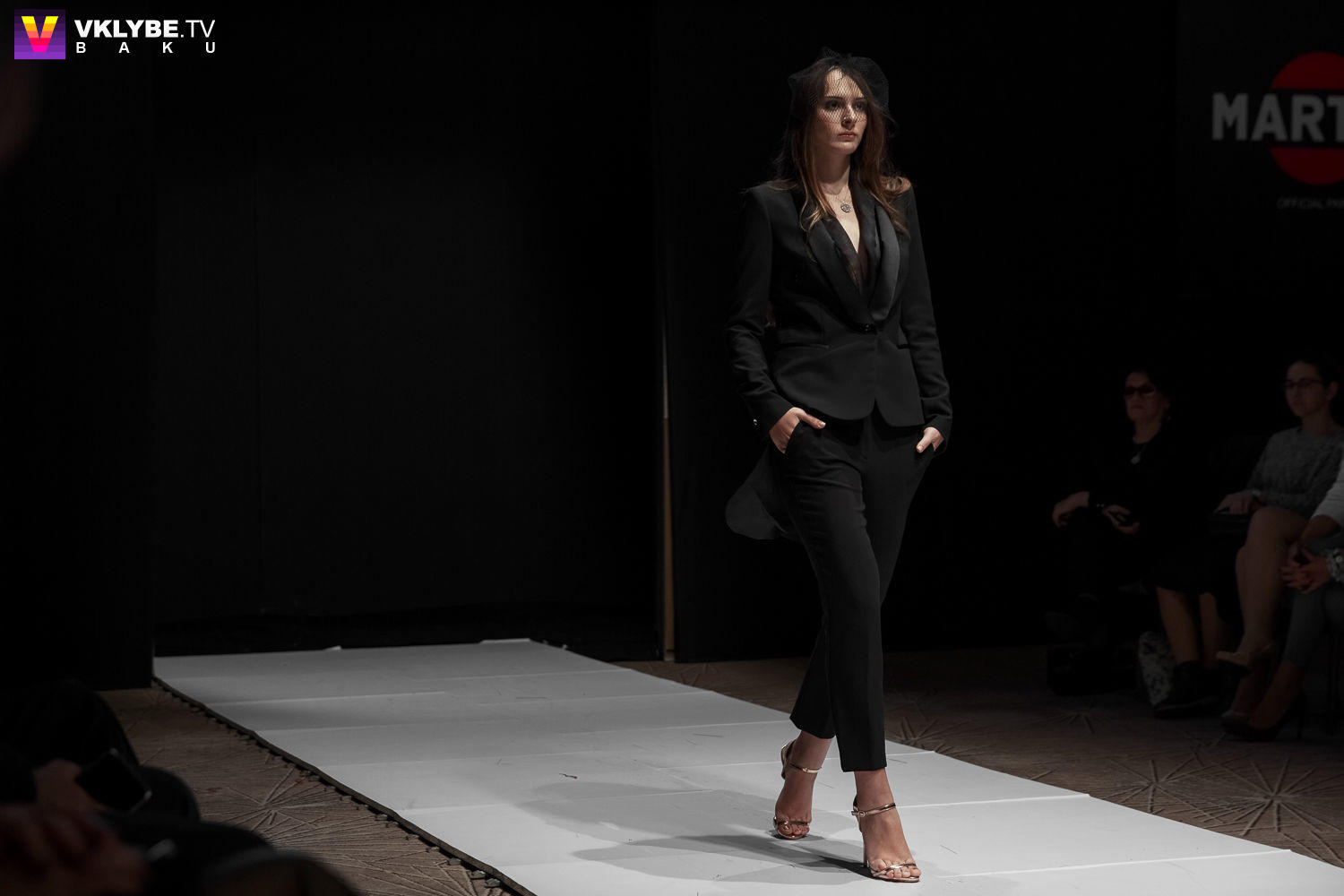 В Баку представлена коллекция Патрика Боффа, посвященная Ив Сен-Лорану (ФОТО)