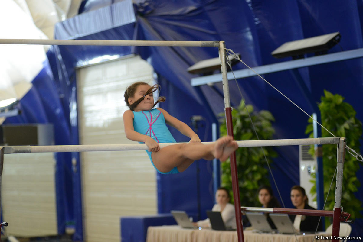 Стартовал второй день чемпионатов Азербайджана по спортивной гимнастике и акробатике (ФОТО)