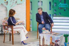 Азербайджанская телеведущая выступила в защиту черных котов (ФОТО)