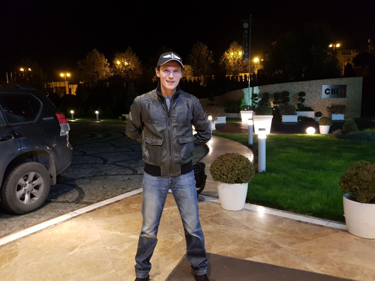 Российская звезда Влад Сташевский в Баку (ФОТО)