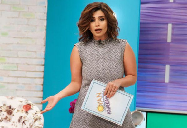 Это не фейк! Неопознанный светящийся объект появился в доме азербайджанской телеведущей! (ВИДЕО)