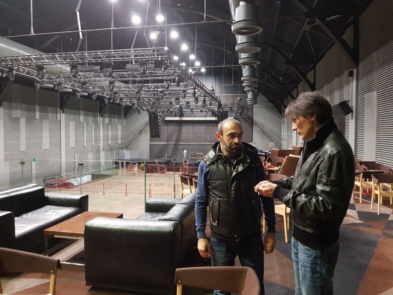 Известный певец Николай Трубач приехал в Баку (ФОТО)