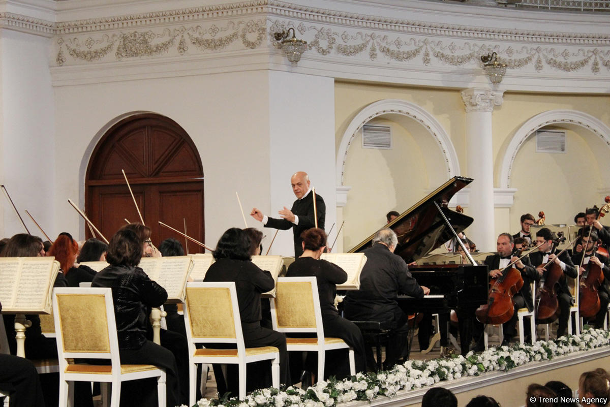 Браво, мастер! Юбилейный концерт Фархада Бадалбейли (ФОТО)