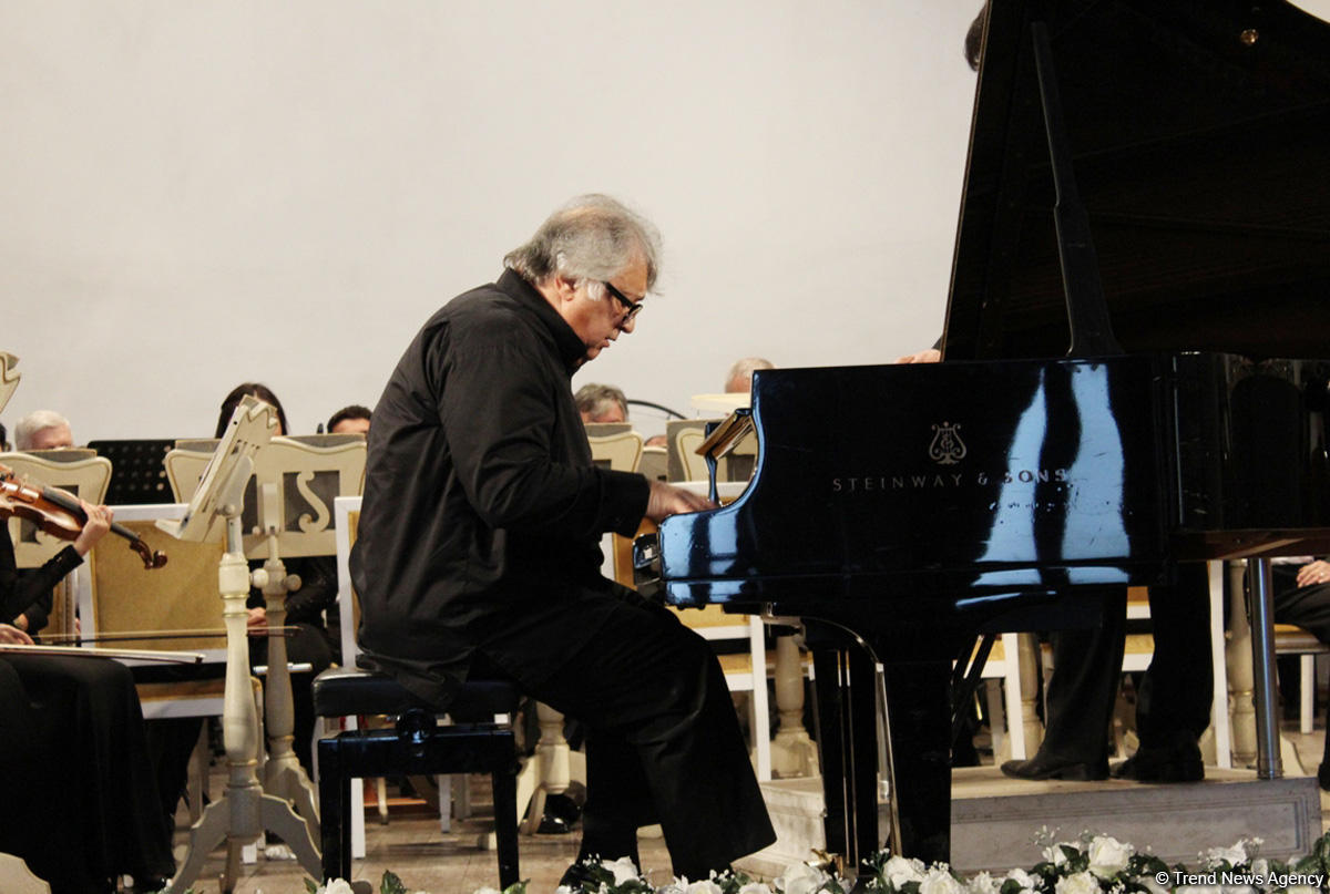 Браво, мастер! Юбилейный концерт Фархада Бадалбейли (ФОТО)