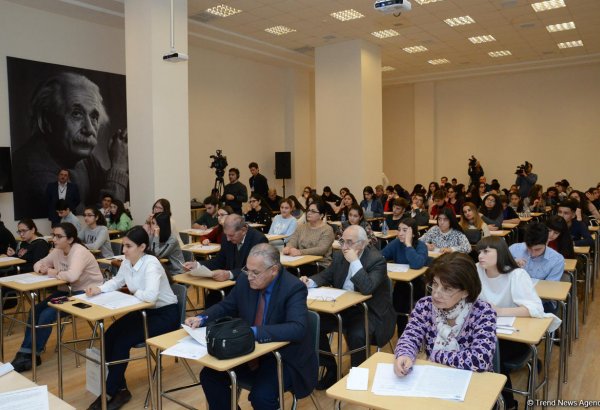 В Бакинском Филиале МГУ впервые в Азербайджане прошел Международный  Географический диктант-2017 (ФОТО)