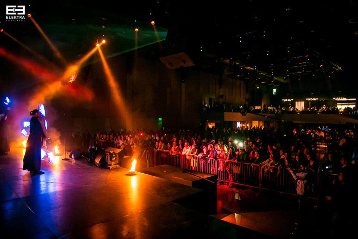 Парад зарубежных звезд и зажигательная дискотека вернули бакинцев в 80-90-е (ФОТО)