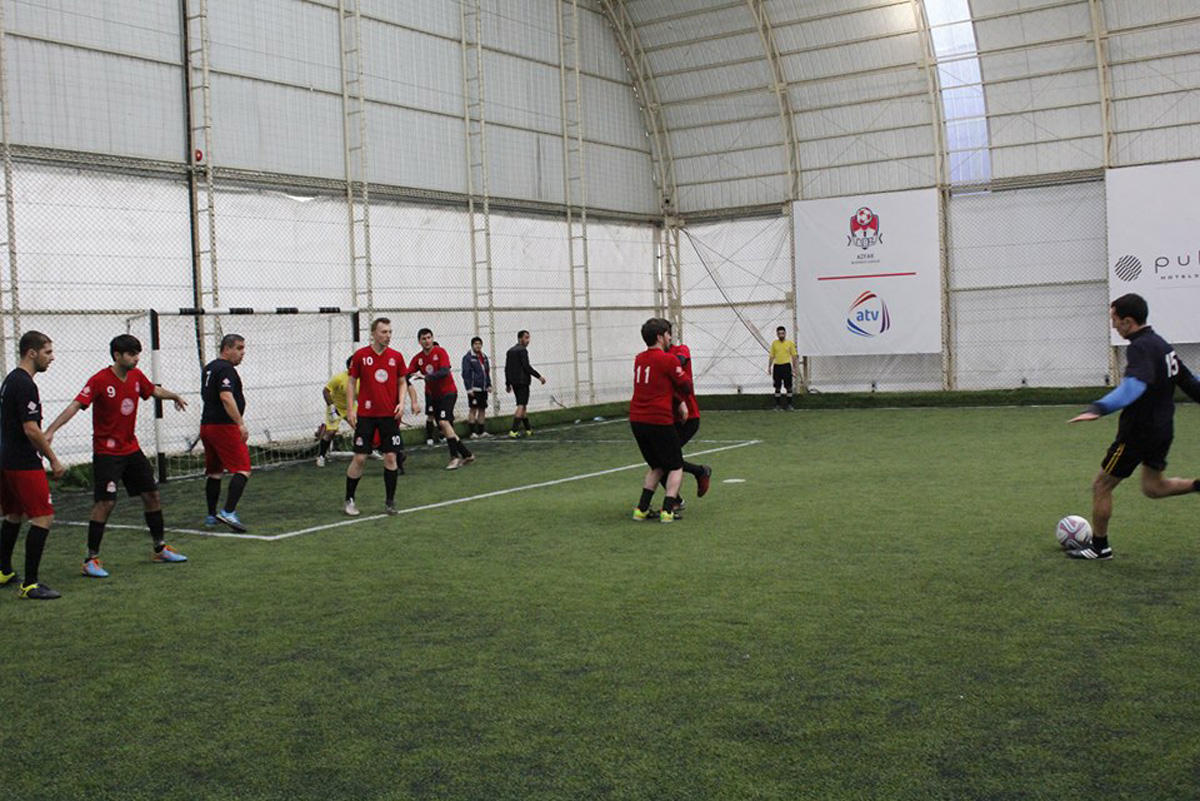 Первый день раунда play-off AZFAR Business League по мини-футболу (ФОТО)