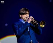 Парад зарубежных звезд и зажигательная дискотека вернули бакинцев в 80-90-е (ФОТО)