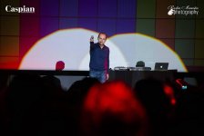 Парад зарубежных звезд и зажигательная дискотека вернули бакинцев в 80-90-е (ФОТО)