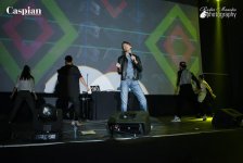 Парад зарубежных звезд и зажигательная дискотека вернули бакинцев в 80-90-е (ФОТО)