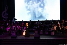 Звезды азербайджанской эстрады исполнили хиты Эльзы Ибрагимовой (ФОТО)