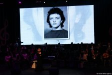 Звезды азербайджанской эстрады исполнили хиты Эльзы Ибрагимовой (ФОТО)