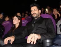 Бурак Озчивит показал поклонникам, с каким ажиотажем его встретили в Баку (ФОТО)