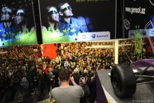 Бурак Озчивит показал поклонникам, с каким ажиотажем его встретили в Баку (ФОТО)