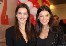 Бурак Озчивит и сотни бакинских поклонниц – ажиотаж, восторг, признания в любви (ФОТО)