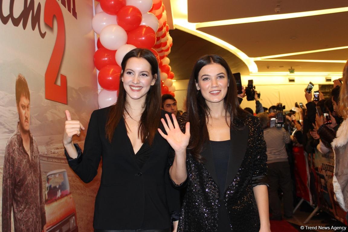 Бурак Озчивит и сотни бакинских поклонниц – ажиотаж, восторг, признания в любви (ФОТО)