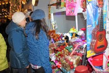 В Баку открылась традиционная благотворительная ярмарка "Холодные руки, горячее сердце" (ФОТО)