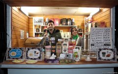 В Баку открылась традиционная благотворительная ярмарка "Холодные руки, горячее сердце" (ФОТО)